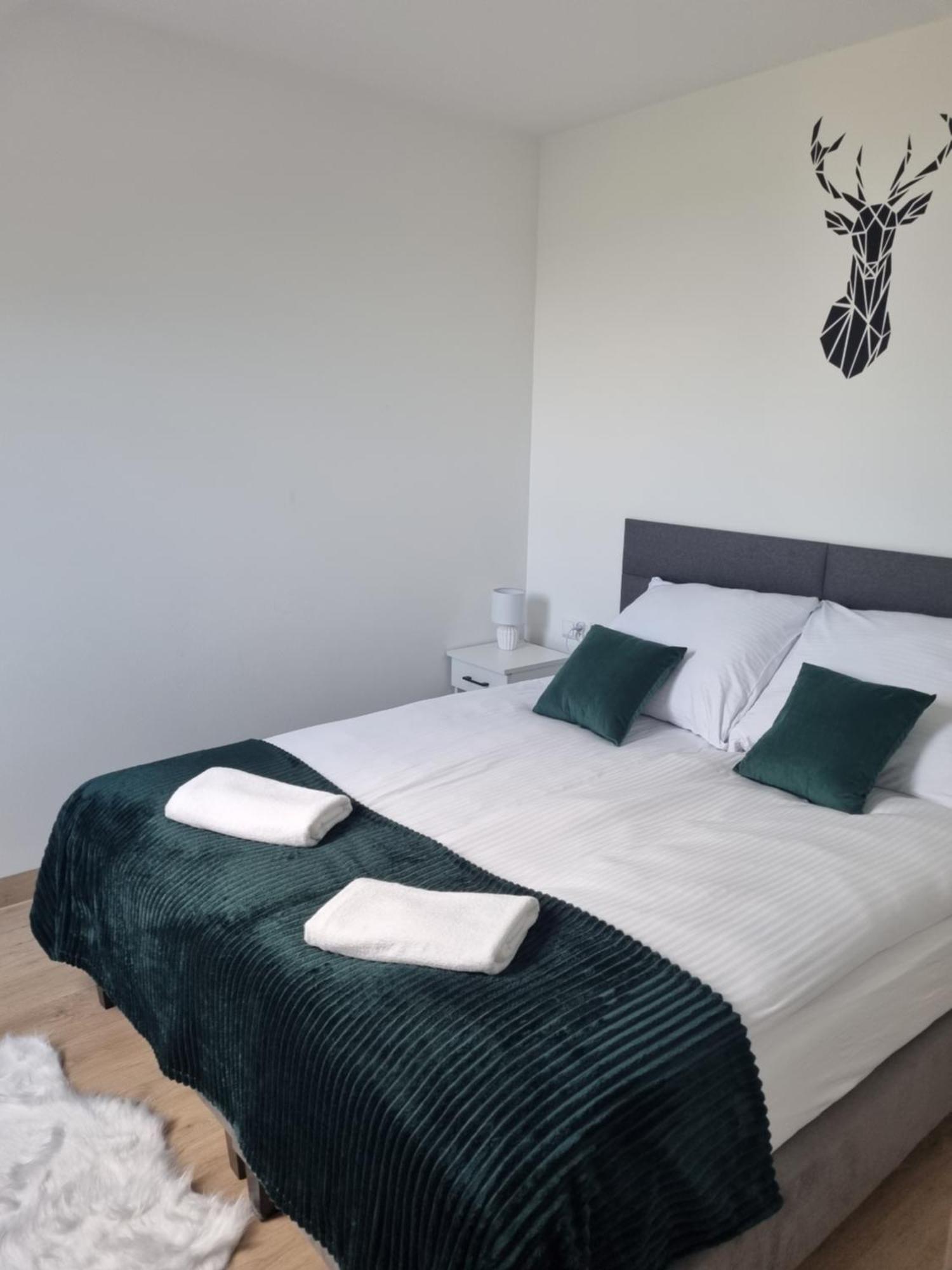 Apartamenty Jelen Pod Grapom Banska Nizna Dış mekan fotoğraf
